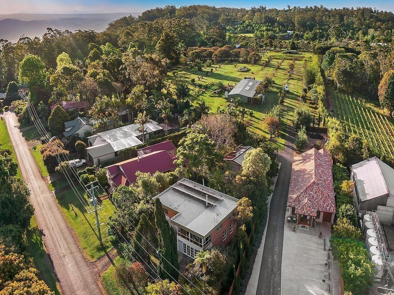 87 Main Western Road, Tamborine Mountain QLD 4272