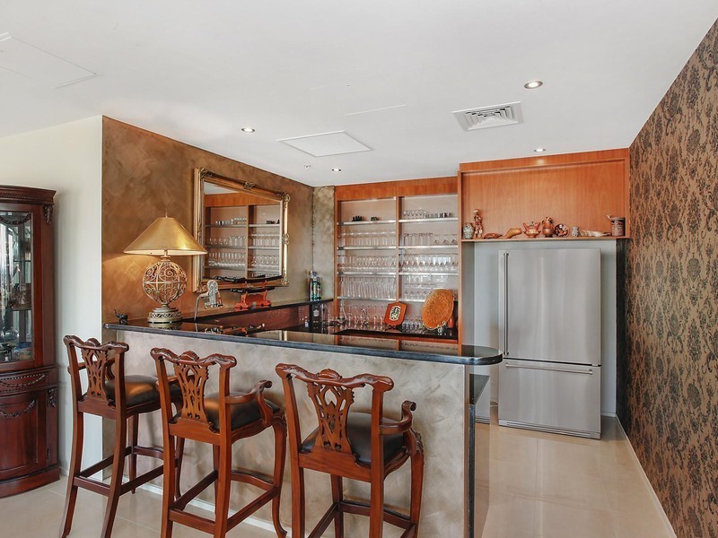 72 Surf Parade, Broadbeach QLD 4218