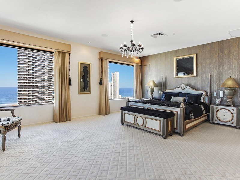 72 Surf Parade, Broadbeach QLD 4218