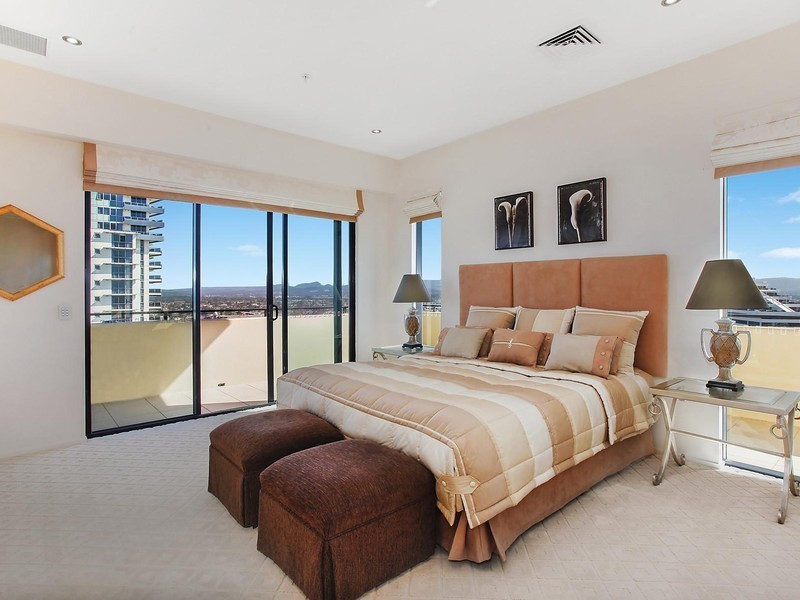 72 Surf Parade, Broadbeach QLD 4218