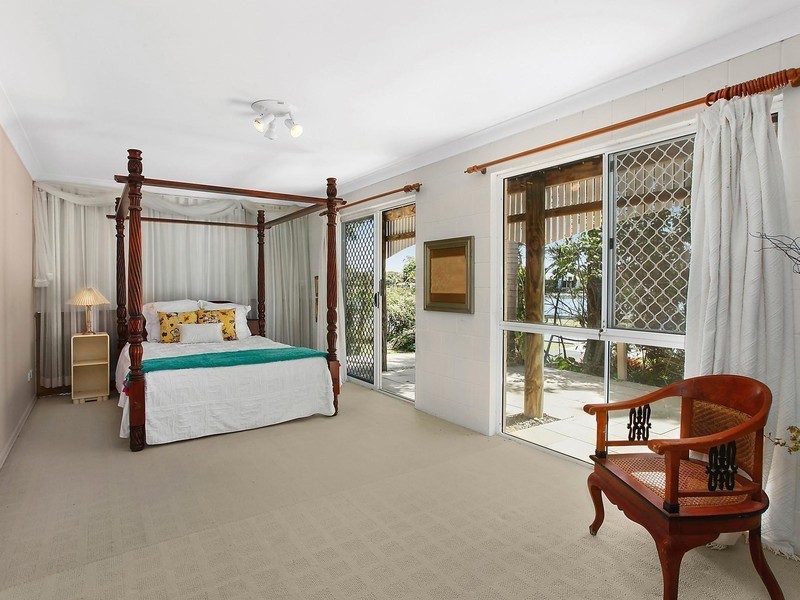 72 Coombe Avenue, Hope Island QLD 4212