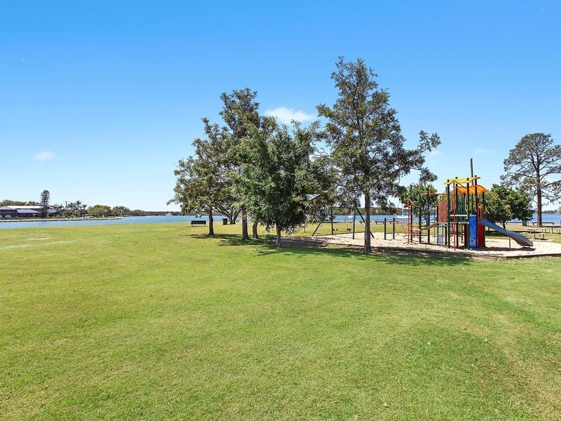 72 Coombe Avenue, Hope Island QLD 4212