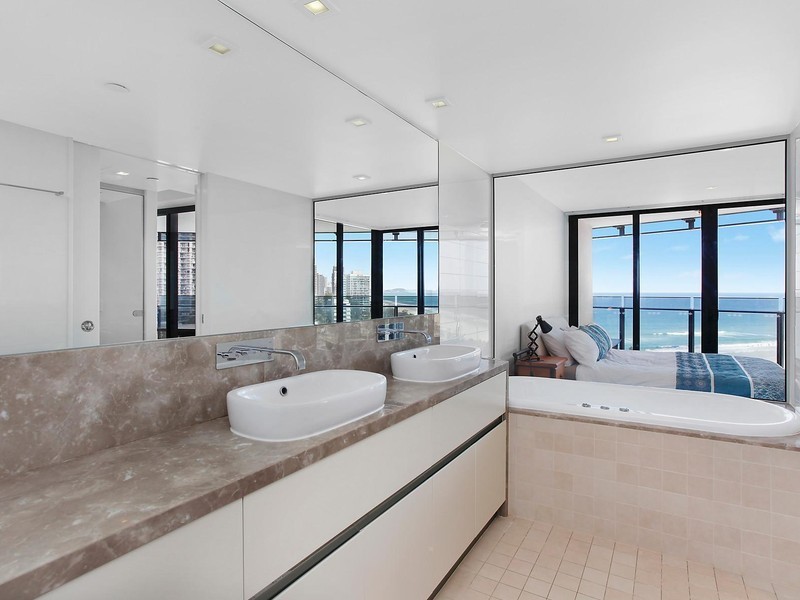 801/4 The Esplanade, Surfers Paradise QLD 4217