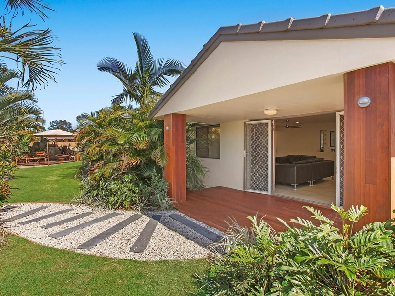75 Christine Avenue, Burleigh Waters QLD 4220