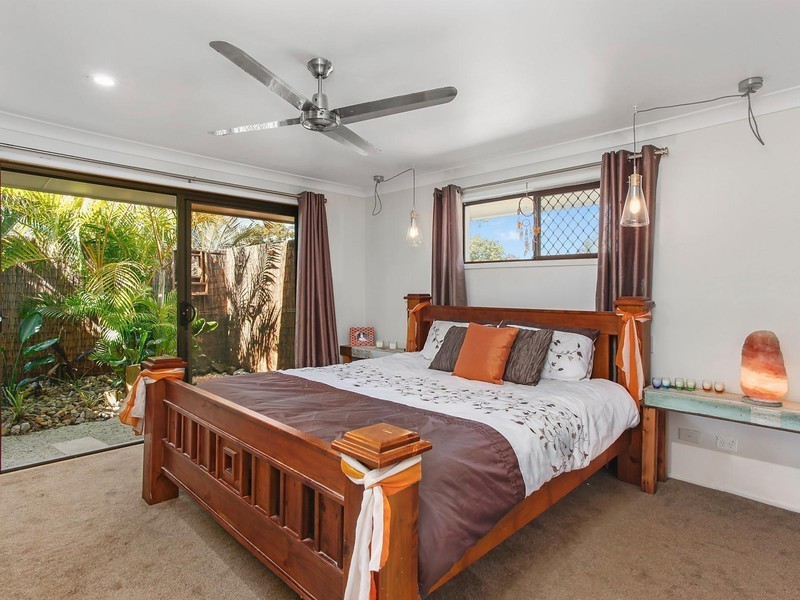 75 Christine Avenue, Burleigh Waters QLD 4220