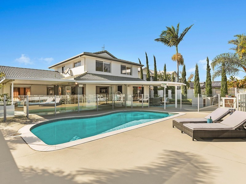124 Sundance Way, Runaway Bay QLD 4216