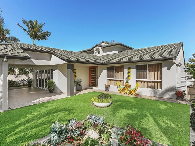 124 Sundance Way, Runaway Bay QLD 4216
