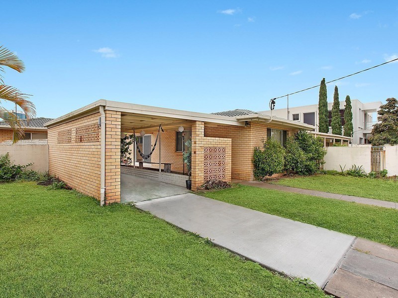 8 Wells Street, Southport QLD 4215