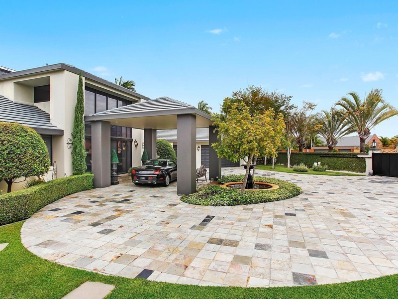 31 Campbell Street, Sorrento QLD 4217