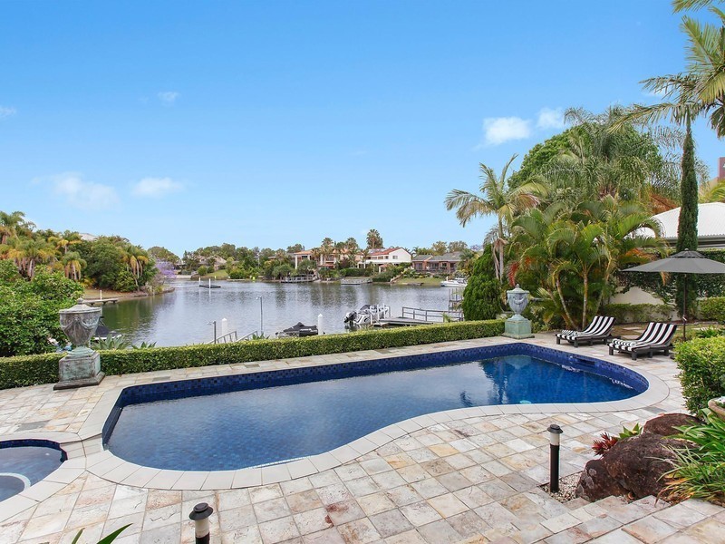 31 Campbell Street, Sorrento QLD 4217