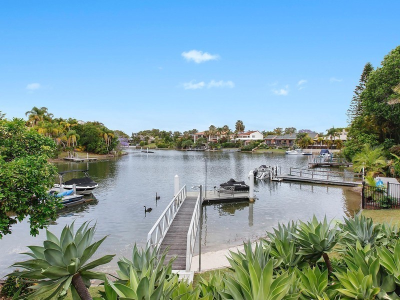 31 Campbell Street, Sorrento QLD 4217