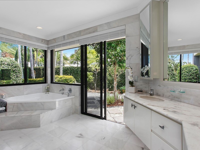 31 Campbell Street, Sorrento QLD 4217