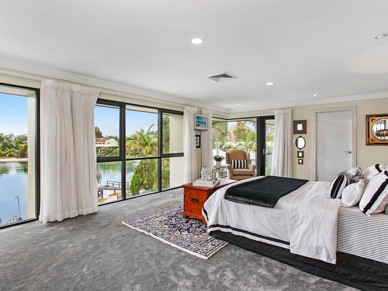 31 Campbell Street, Sorrento QLD 4217