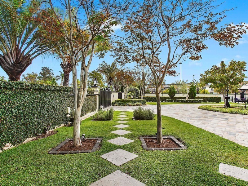 31 Campbell Street, Sorrento QLD 4217