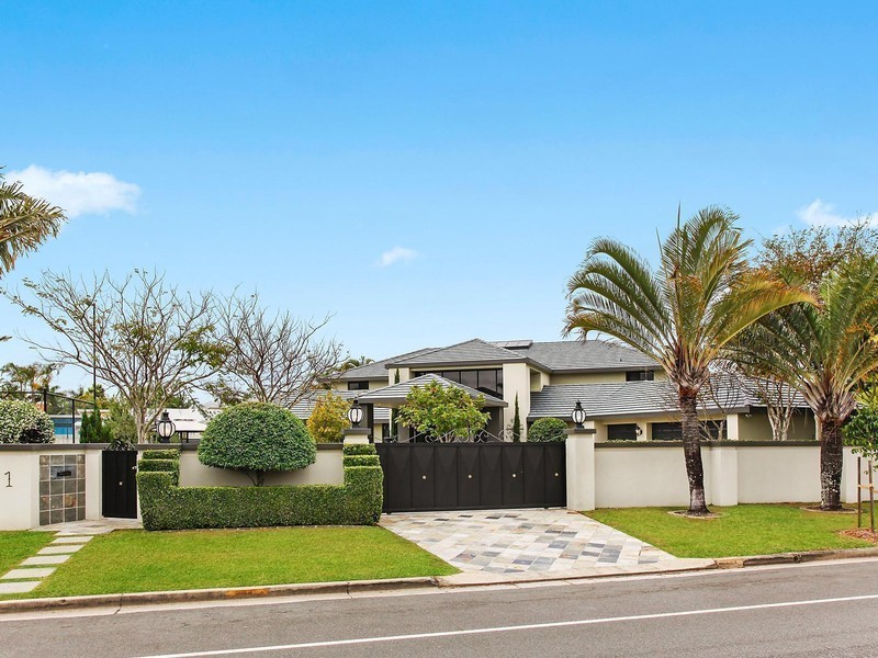 31 Campbell Street, Sorrento QLD 4217
