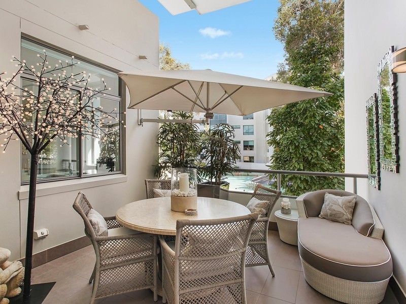 9D/28 Bayview Street, Runaway Bay QLD 4216