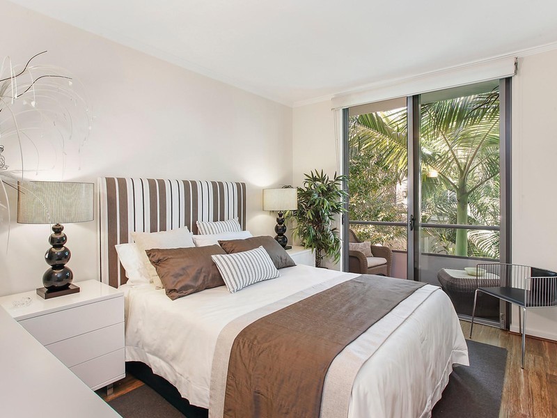 9D/28 Bayview Street, Runaway Bay QLD 4216