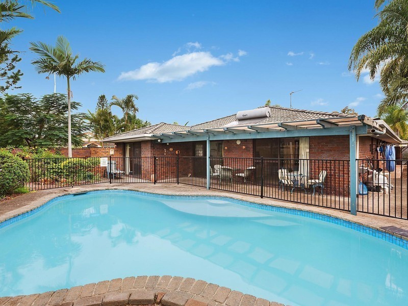 1 Montebello Court, Mermaid Waters QLD 4218