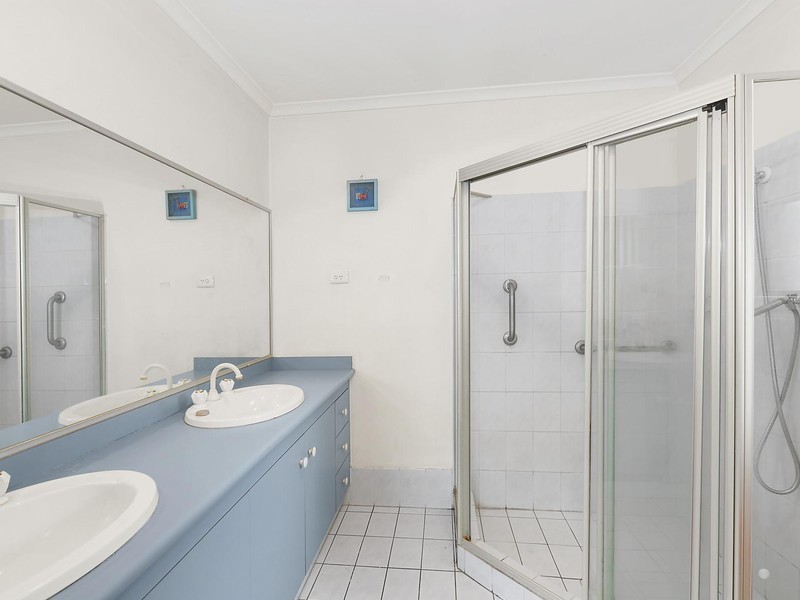 1 Montebello Court, Mermaid Waters QLD 4218