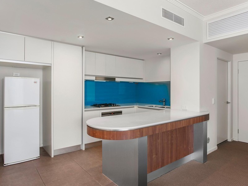 8I/28 Bayview Street, Runaway Bay QLD 4216