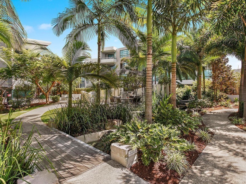 8I/28 Bayview Street, Runaway Bay QLD 4216