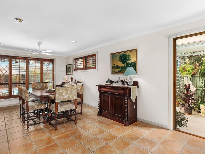 42 Village High Road, Benowa Waters QLD 4217