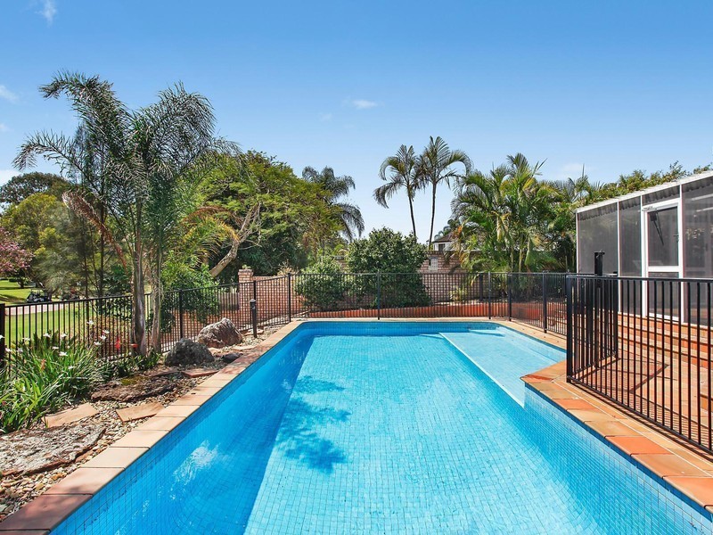 95 Santa Cruz Boulevard, Clear Island Waters QLD 4226