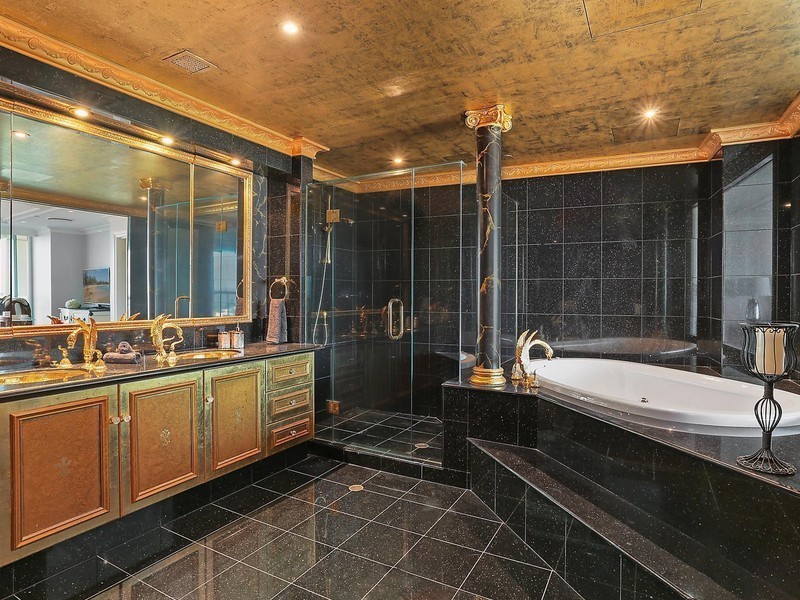 B27-1/75 Brighton Parade, Southport QLD 4215