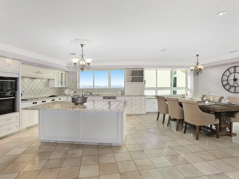 B27-1/75 Brighton Parade, Southport QLD 4215