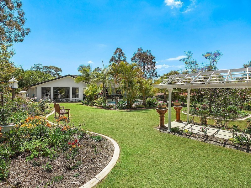 6 Rivertree Avenue, Helensvale QLD 4212