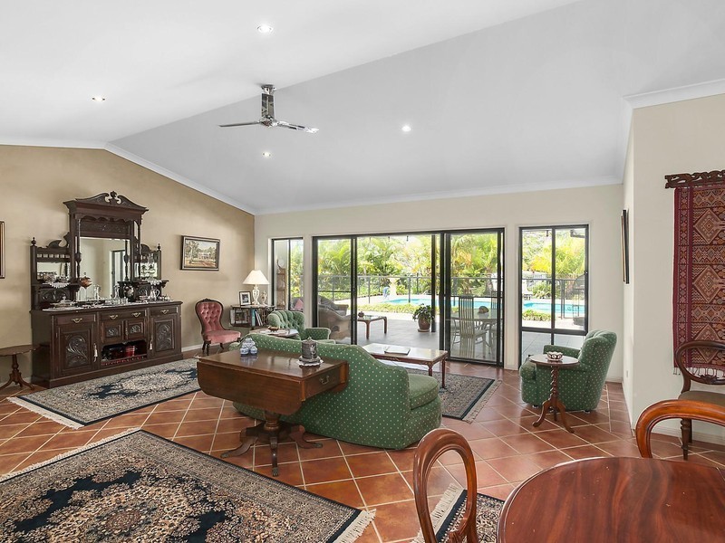 6 Rivertree Avenue, Helensvale QLD 4212