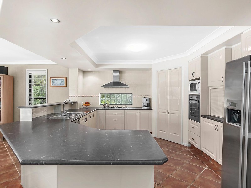 6 Rivertree Avenue, Helensvale QLD 4212