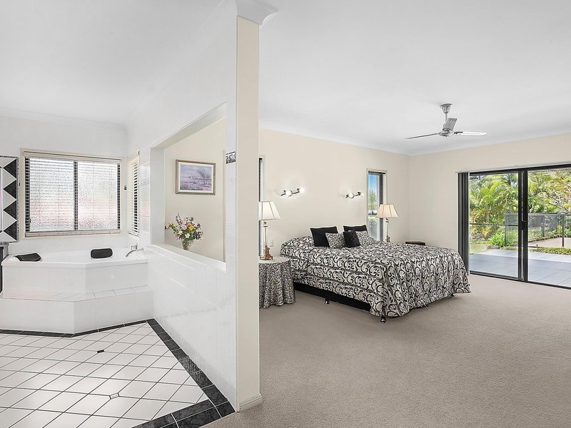 6 Rivertree Avenue, Helensvale QLD 4212