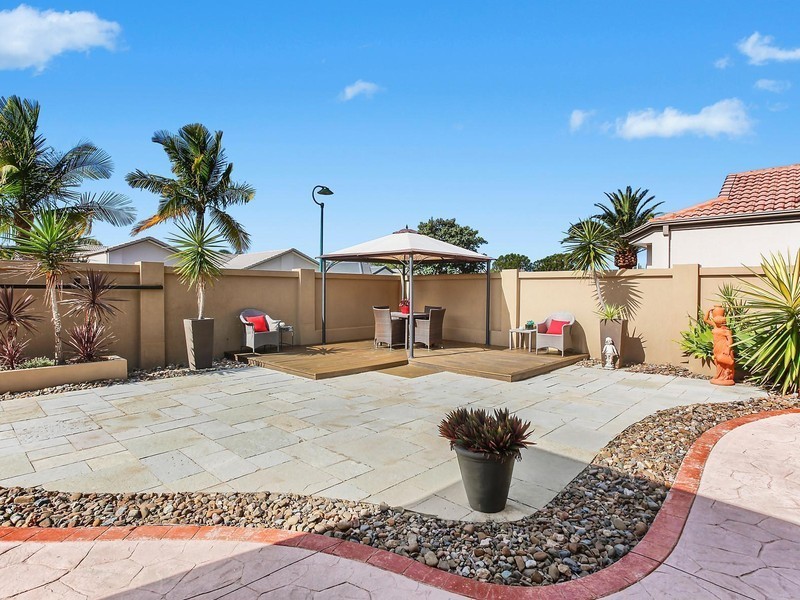 15 Glenwater Crescent, Helensvale QLD 4212