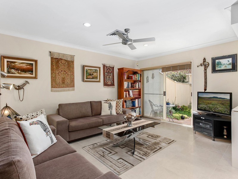 8136 Magnolia Drive, Hope Island QLD 4212