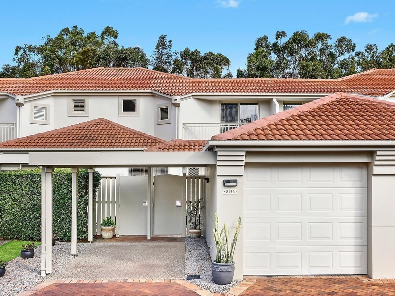 8136 Magnolia Drive, Hope Island QLD 4212