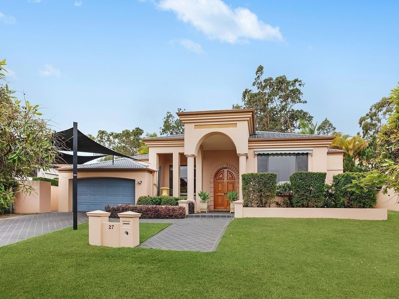 27 Chichester Drive, Arundel QLD 4214