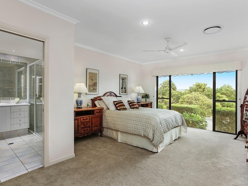 27 Chichester Drive, Arundel QLD 4214