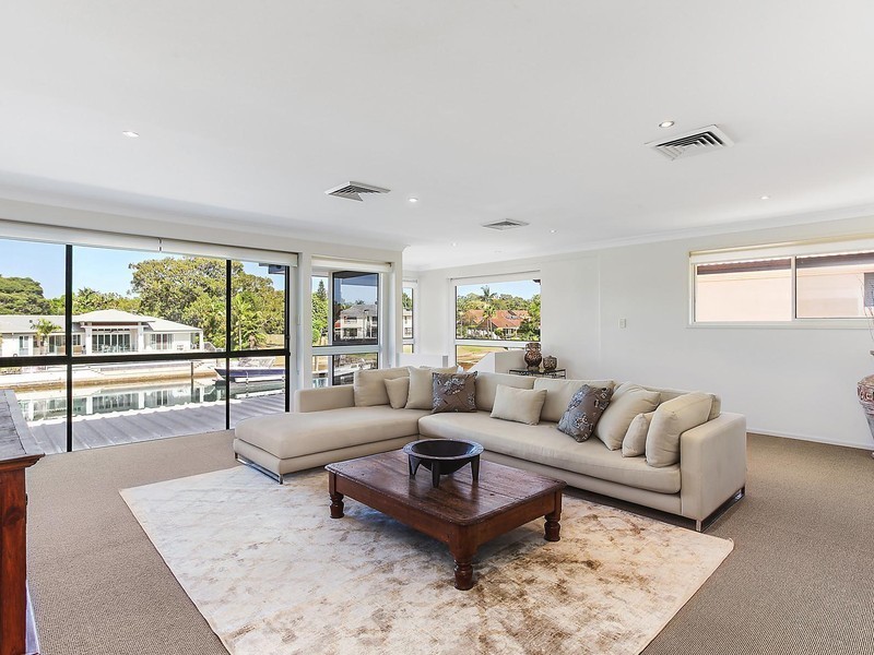 34 Gibraltar Drive, Isle Of Capri QLD 4217