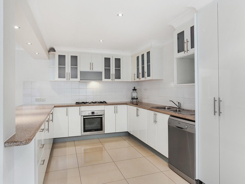 34 Gibraltar Drive, Isle Of Capri QLD 4217