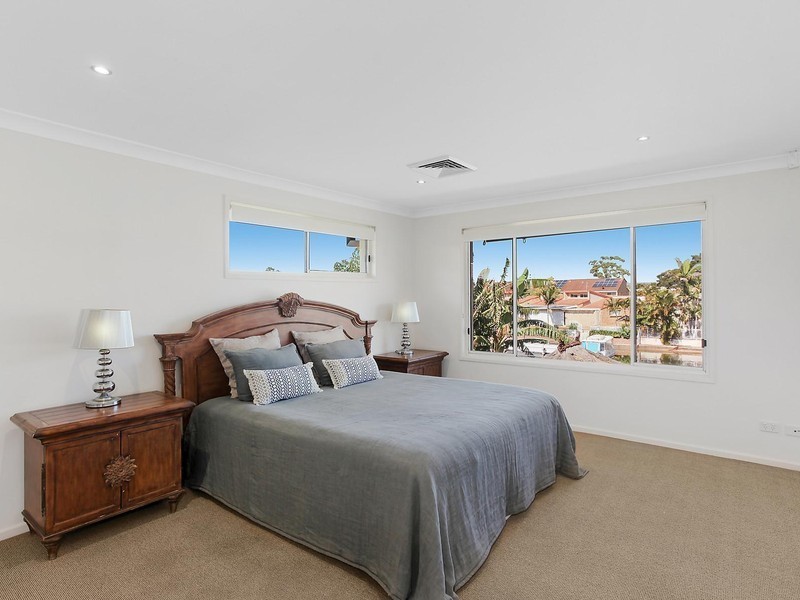 34 Gibraltar Drive, Isle Of Capri QLD 4217