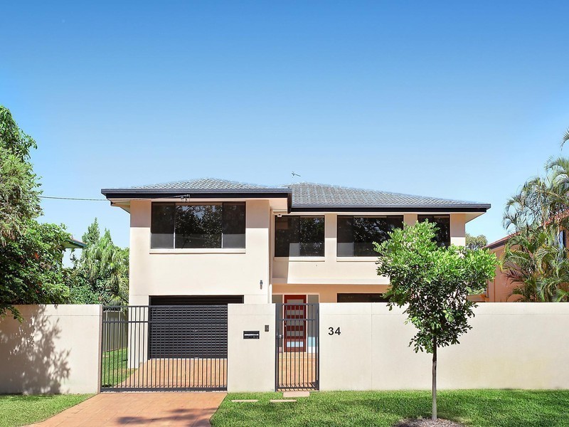 34 Gibraltar Drive, Isle Of Capri QLD 4217