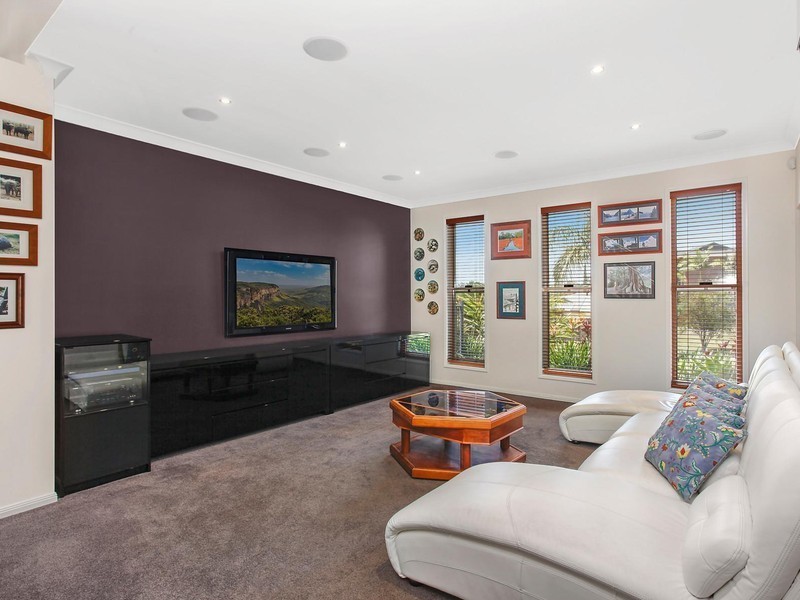 25 Piccadilly Place, Highland Park QLD 4211