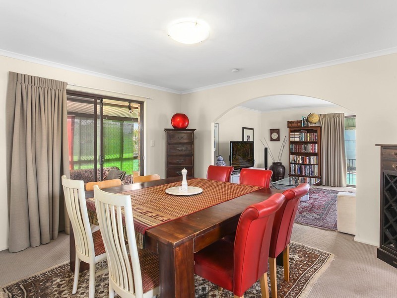 6 Skirmish Court, Mermaid Waters QLD 4218