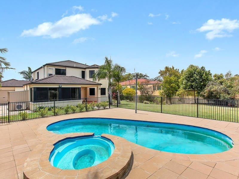 4 Goodwood Way, Arundel QLD 4214