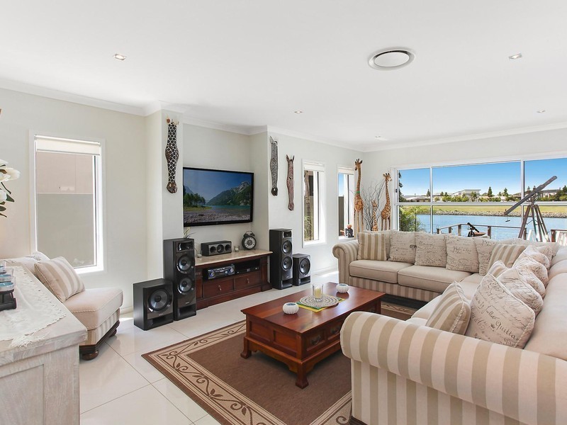 68 Palladium Boulevard, Hope Island QLD 4212