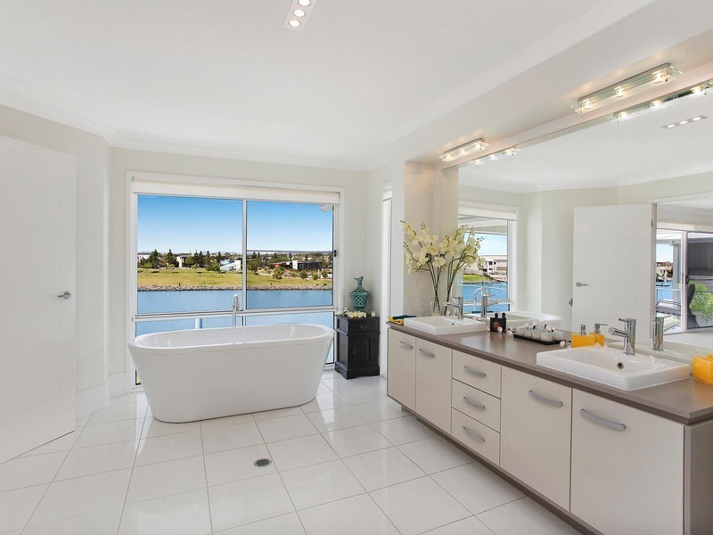 68 Palladium Boulevard, Hope Island QLD 4212