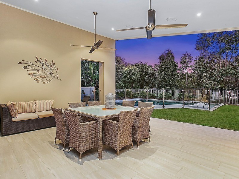 39 Lakelands Drive, Merrimac QLD 4226