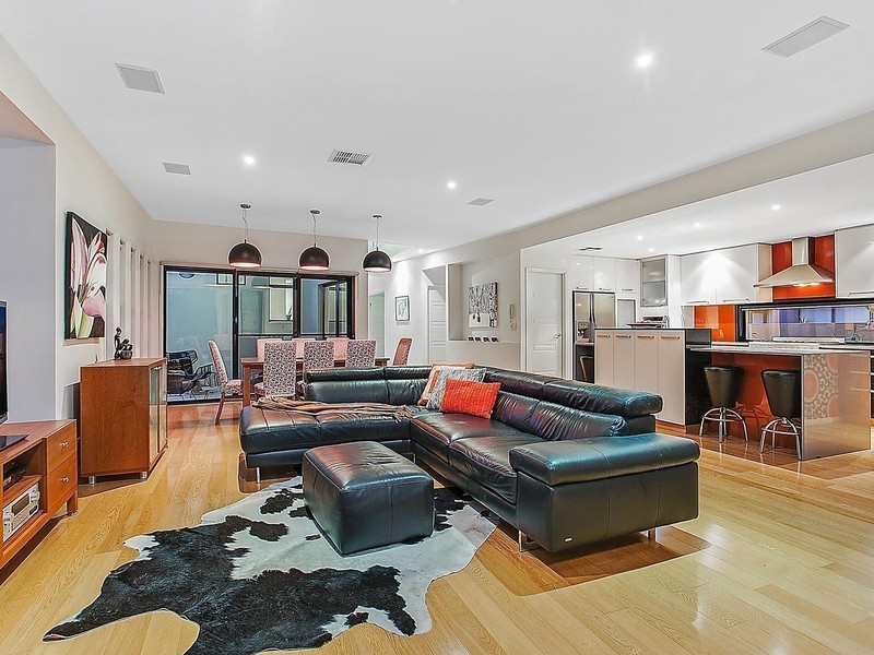 39 Lakelands Drive, Merrimac QLD 4226