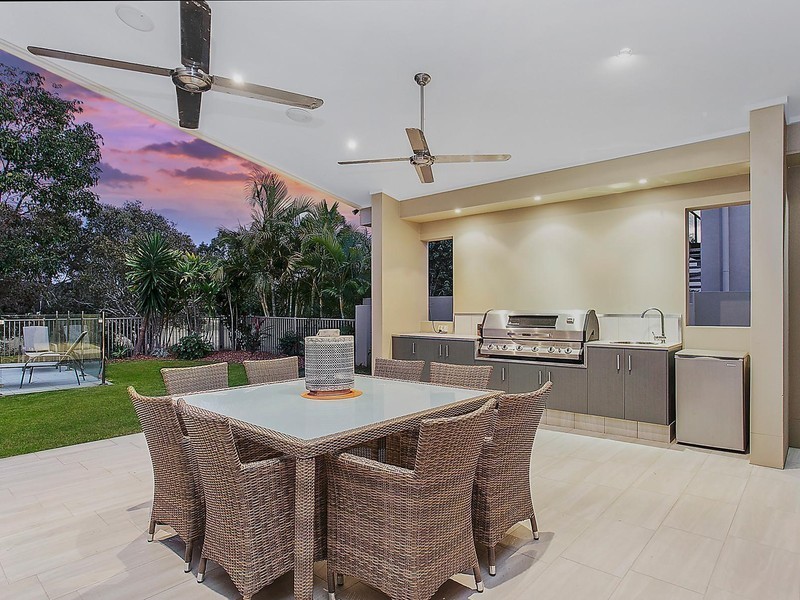 39 Lakelands Drive, Merrimac QLD 4226